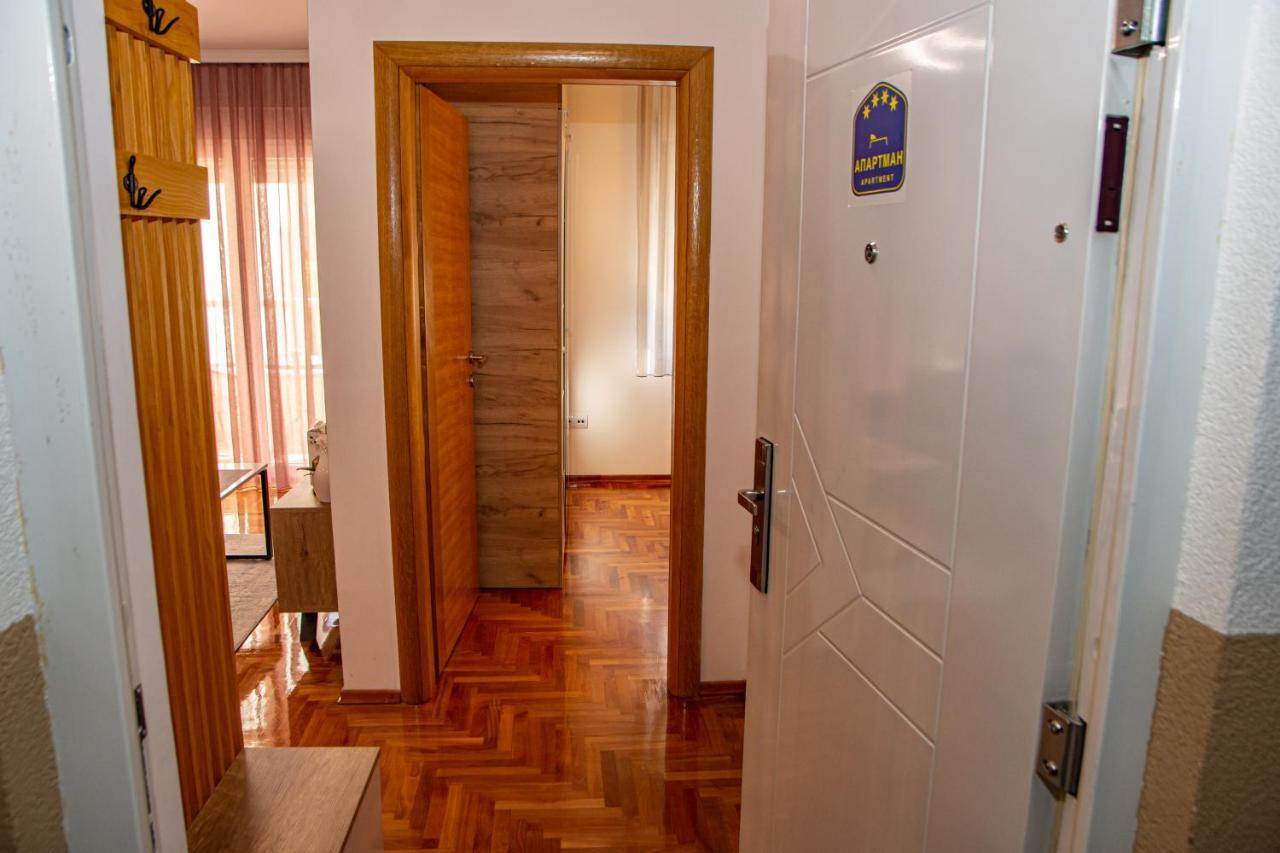 Harizma Apartmani クラグイェヴァツ エクステリア 写真