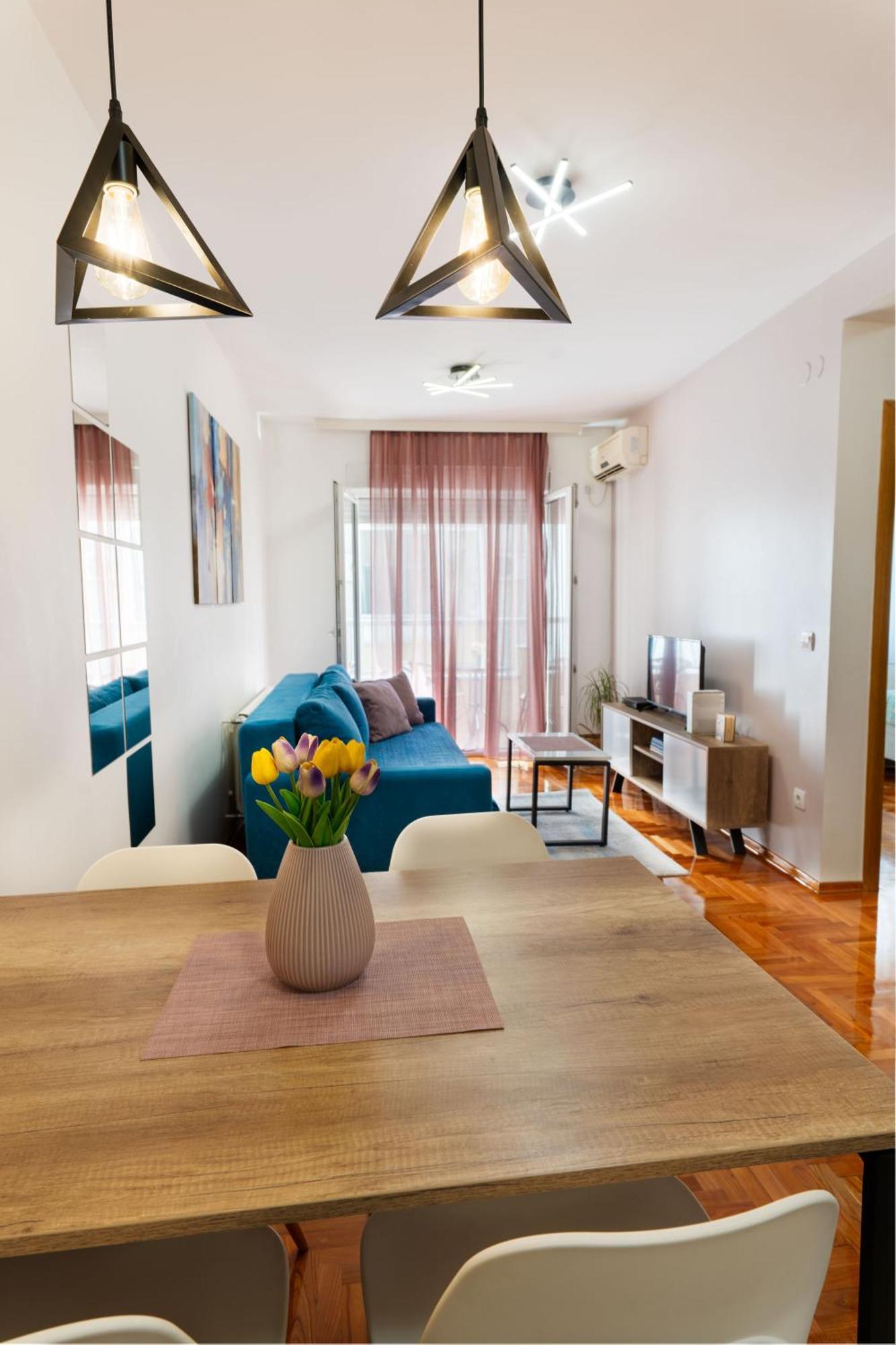 Harizma Apartmani クラグイェヴァツ エクステリア 写真